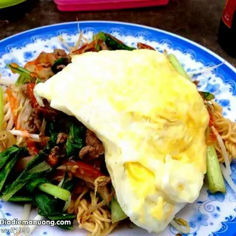 Hình ảnh Mì xào bò trứng