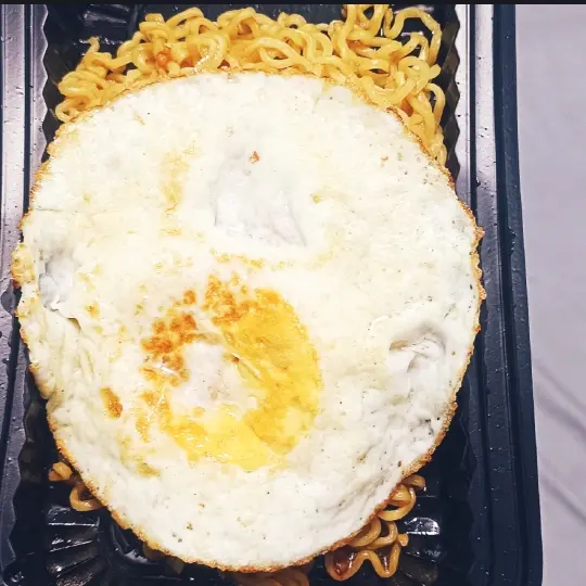 Hình ảnh Mì Trộn Indomie Trứng
