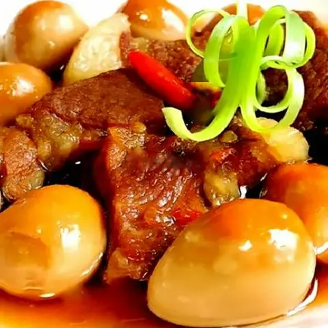 Hình ảnh Thịt kho trứng cút