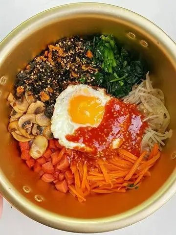 Hình ảnh Cơm trộn chả cá Hàn