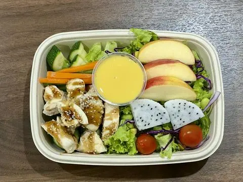 Hình ảnh salad ức gà sốt Teriyaki 