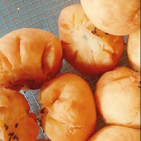 Hình ảnh BÁNH TIÊU PHÔ MAI TRỨNG CHẢY (1 PCS)