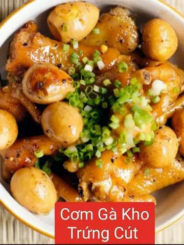 Hình ảnh Cơm Gà Kho Trứng Cút 