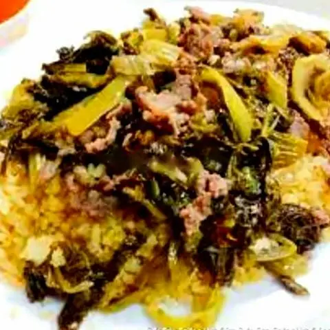 Hình ảnh Cơm chiên bò xào cải chua