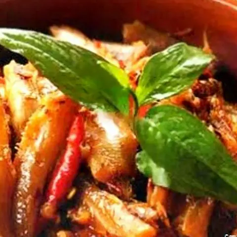Hình ảnh Cá cơm kho tộ