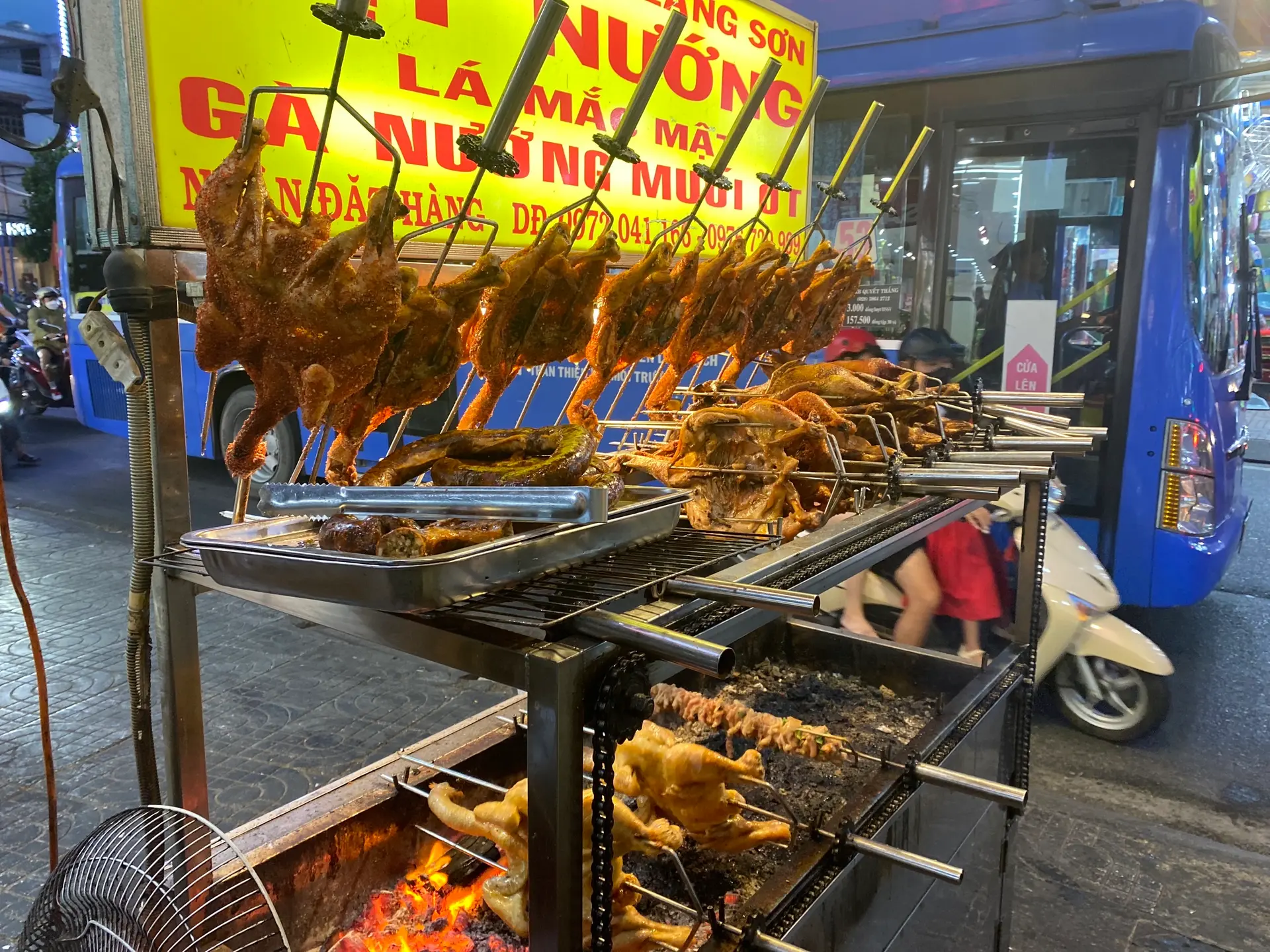 Hình ảnh Gà quay mật ong nửa con - 1 cơm lam