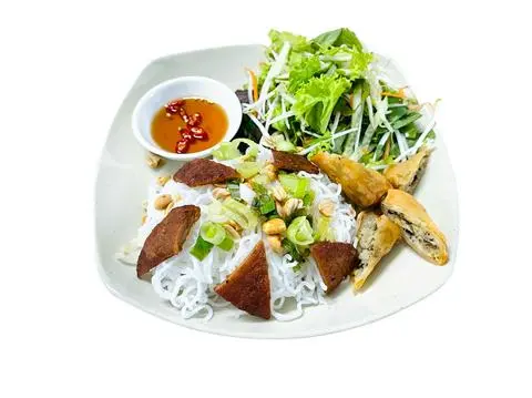 Hình ảnh Bún thịt nướng chả giò thuần chay