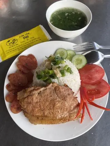 Hình ảnh Cơm tấm sườn-lạp xưởng