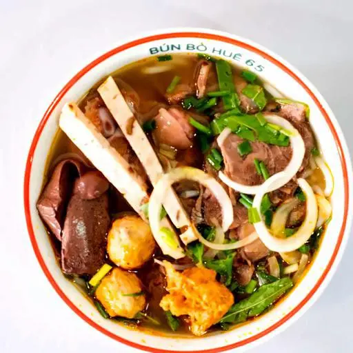 Hình ảnh Bún Bò Huế Bát Đỏ Plus