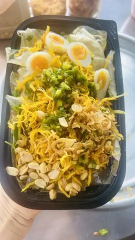 Hình ảnh bánh phơi sương trộn mỡ hành khô gà trứng cút 