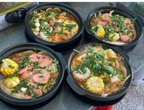 Hình ảnh Cơm chiên Xúc Xích 