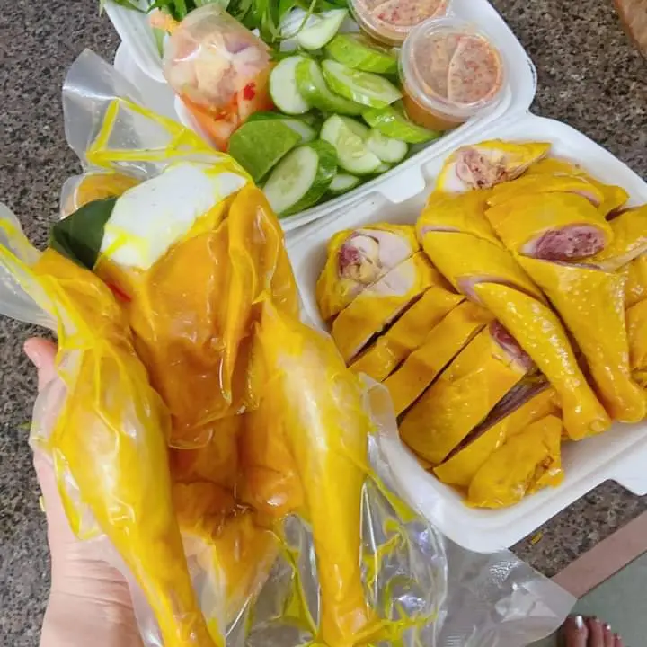 Hình ảnh GÀ Ủ MUỐI NGUYÊN CON 