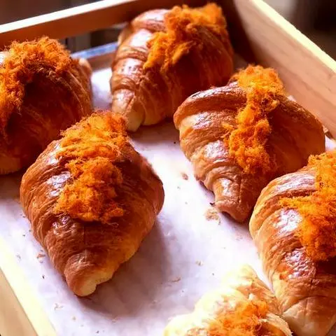 Hình ảnh Croissant chà bông phô mai