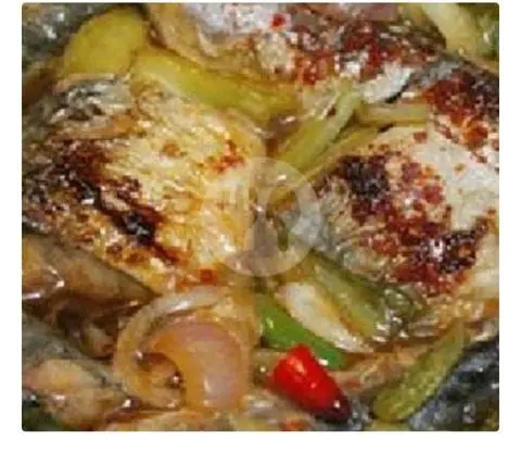 Hình ảnh Cơm cá nục kho dưa chua