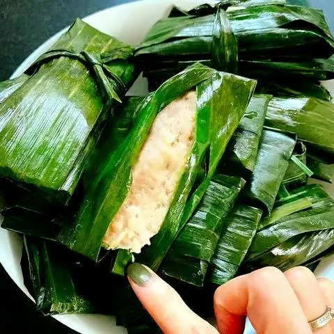 Hình ảnh Chả heo lá nhà làm