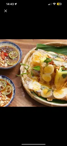 Hình ảnh Bánh tráng cuốn sốt bơ trứng khô mực