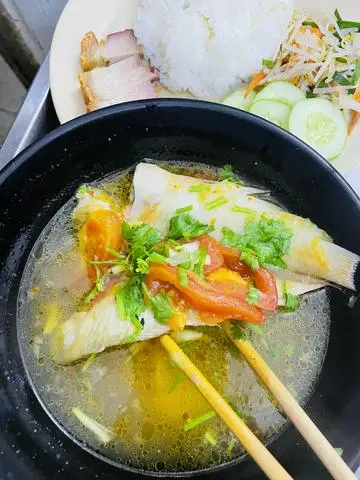 Hình ảnh Cơm Cá Mó Nấu Canh Thơm