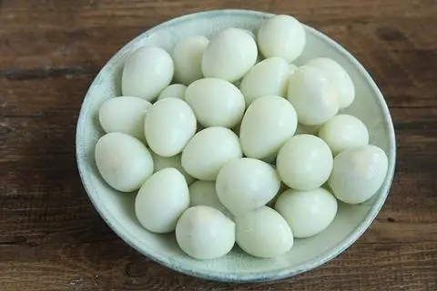 Hình ảnh Trứng cút - 8 viên
