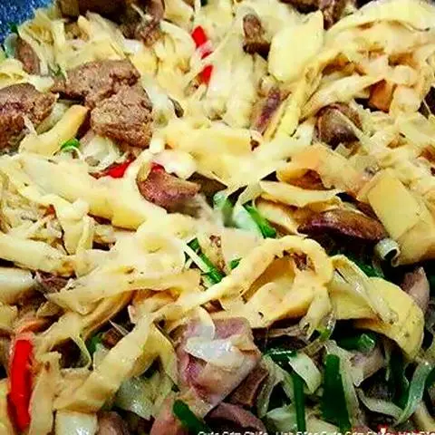 Hình ảnh Cơm mề gà xào măng