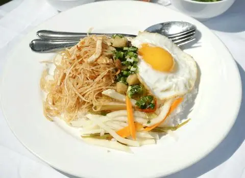 Hình ảnh Cơm tấm bì trứng