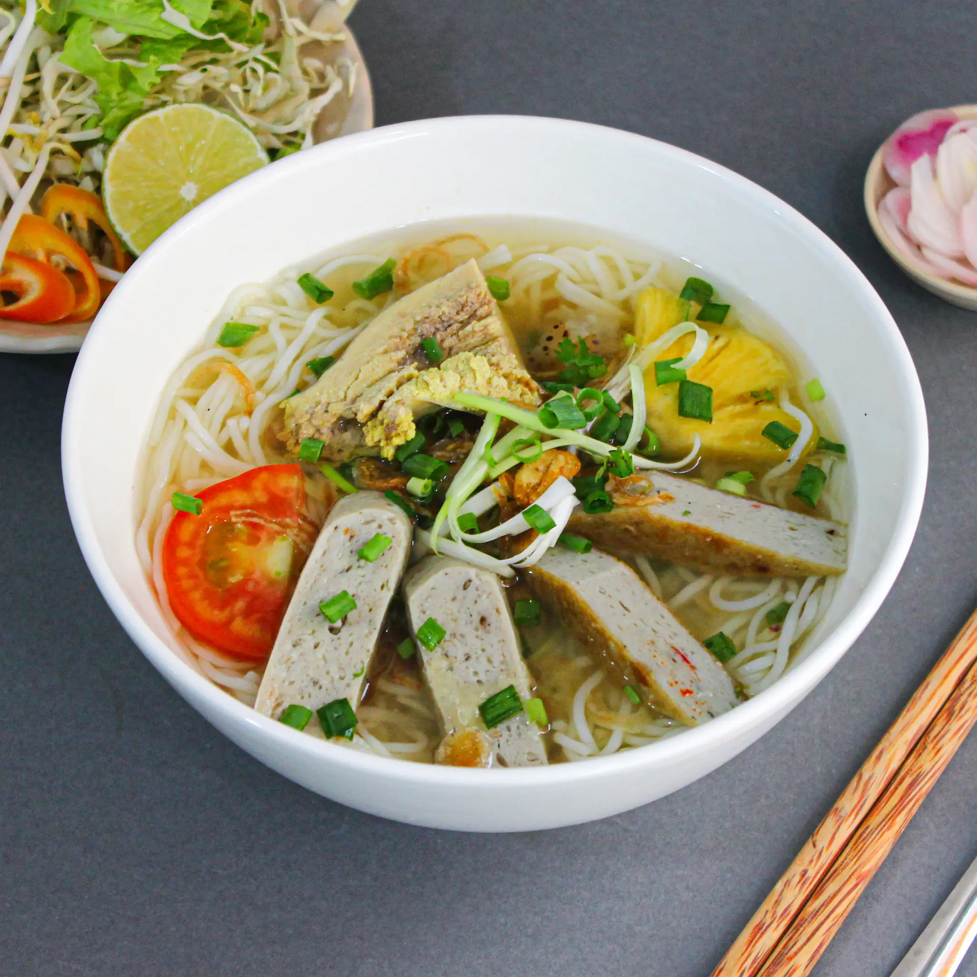 Hình ảnh Bún chả cá + trứng cá