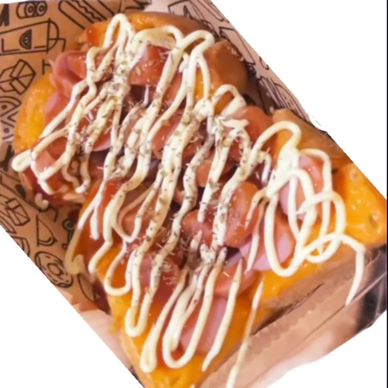 Hình ảnh 1 miếng sandwich xúc xích 