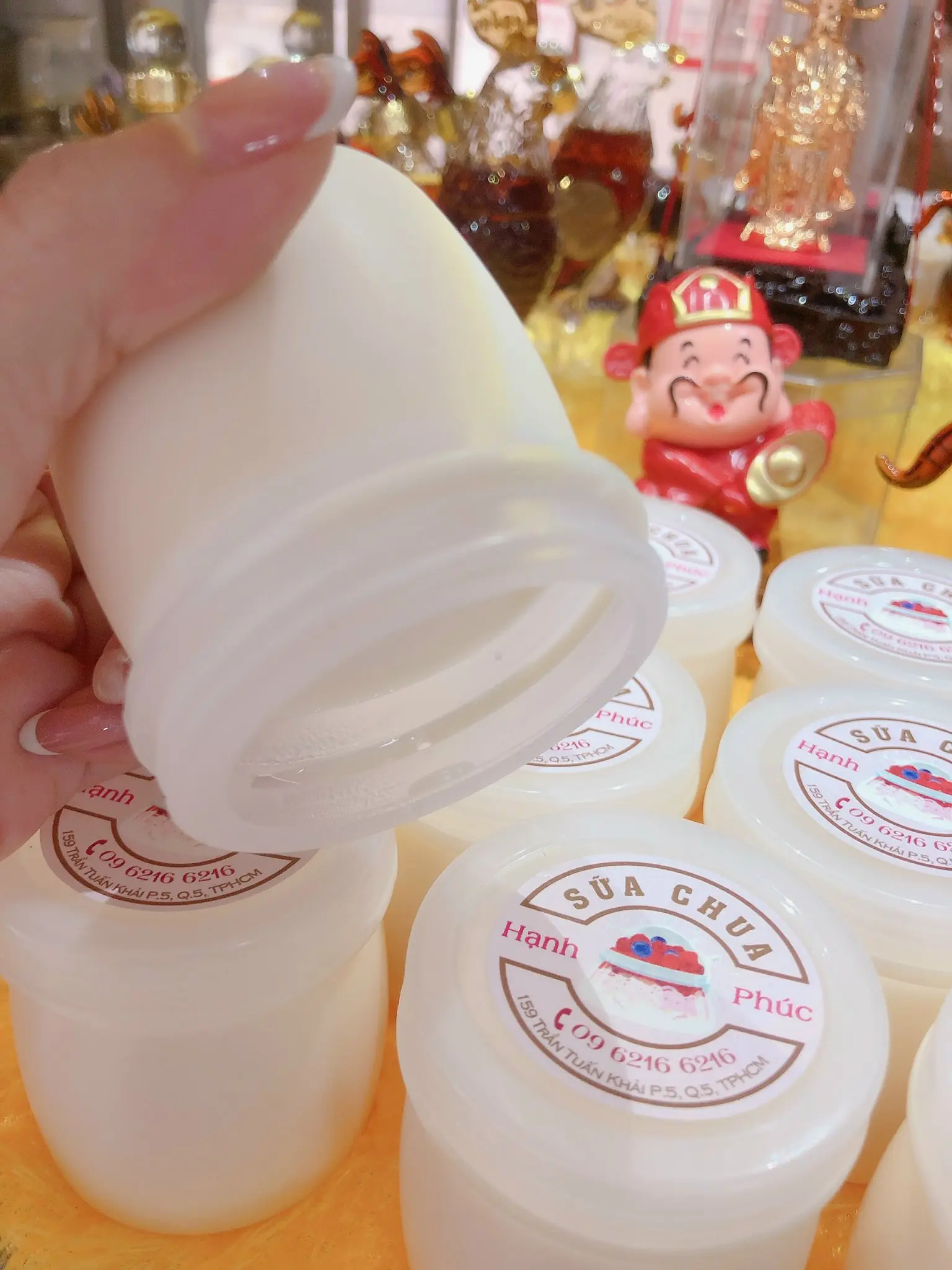 Hình ảnh set 10 sữa chua úp ngược truyền thống