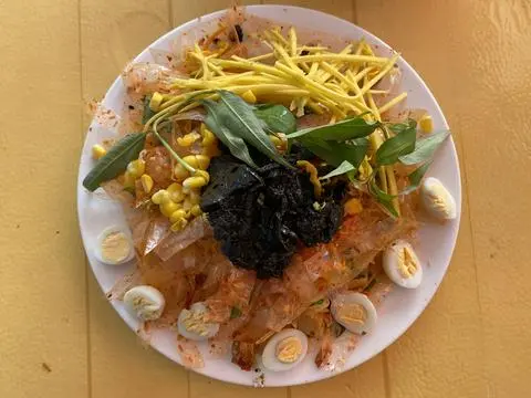 Hình ảnh Bánh tráng trộn khô bò đen(có cay và không cay)