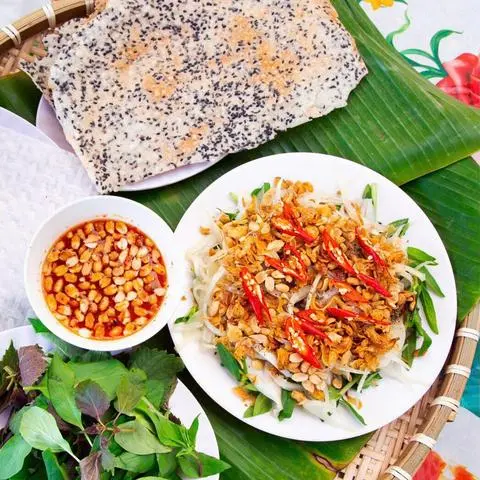 Hình ảnh Gỏi cá mai kèm 1 ly trà tắc