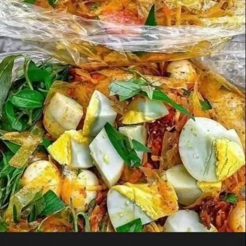Hình ảnh Bánh tráng trộn dẻo hột  gà 
