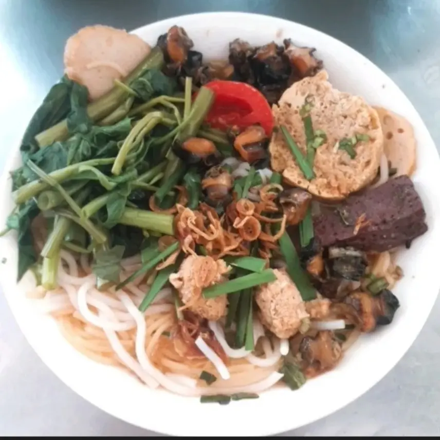 Hình ảnh Canh Bún Cua Chả Ốc ( không tô muỗng đũa)