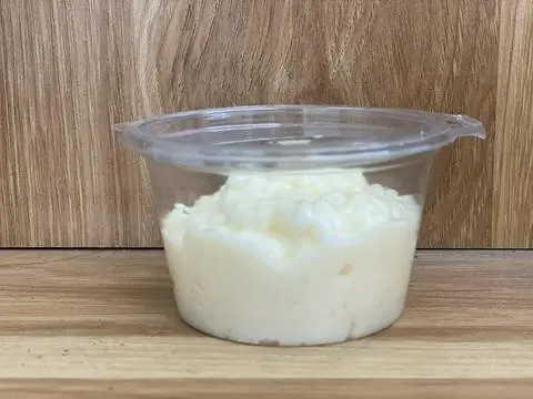 Hình ảnh Bơ Béo ăn vỚi bánh Mì + Bánh tráng  