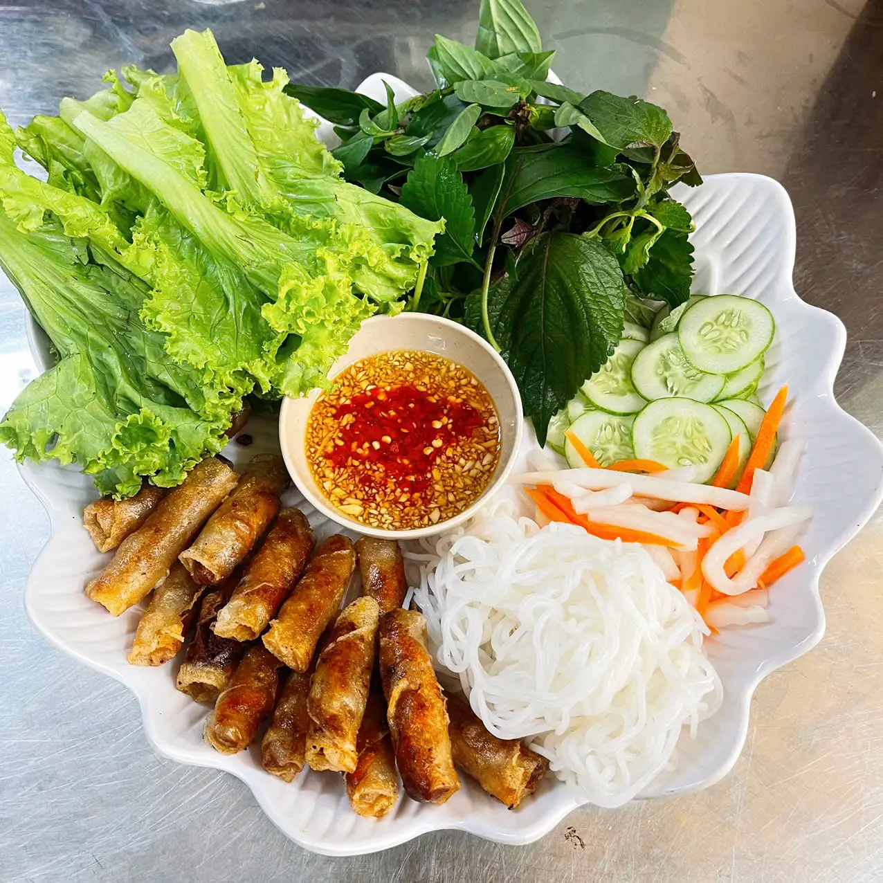 Hình ảnh Chả ram tôm đất chiên giòn cuốn bánh tráng ( Bán Chạy )