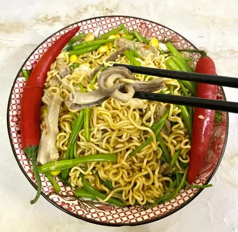 Hình ảnh Bao Tử Heo Xào Mì 
