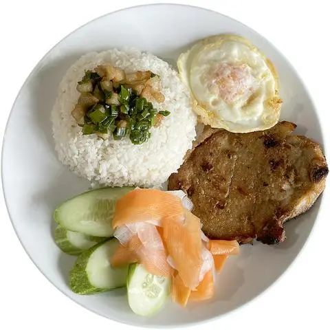 Hình ảnh Cơm tấm Sườn cốt lết Ốp la