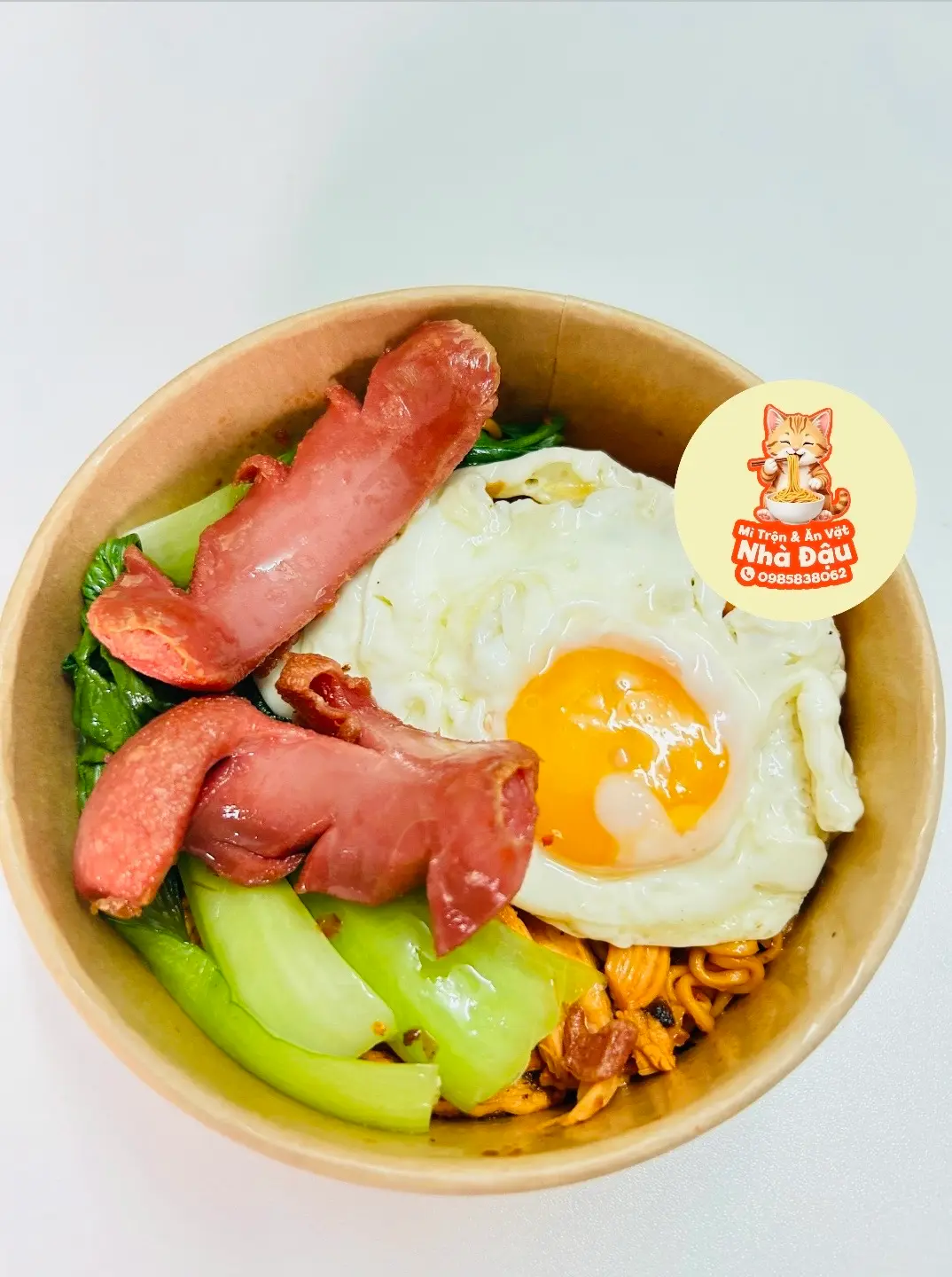 Hình ảnh Mì Trộn Trứng Xúc Xích