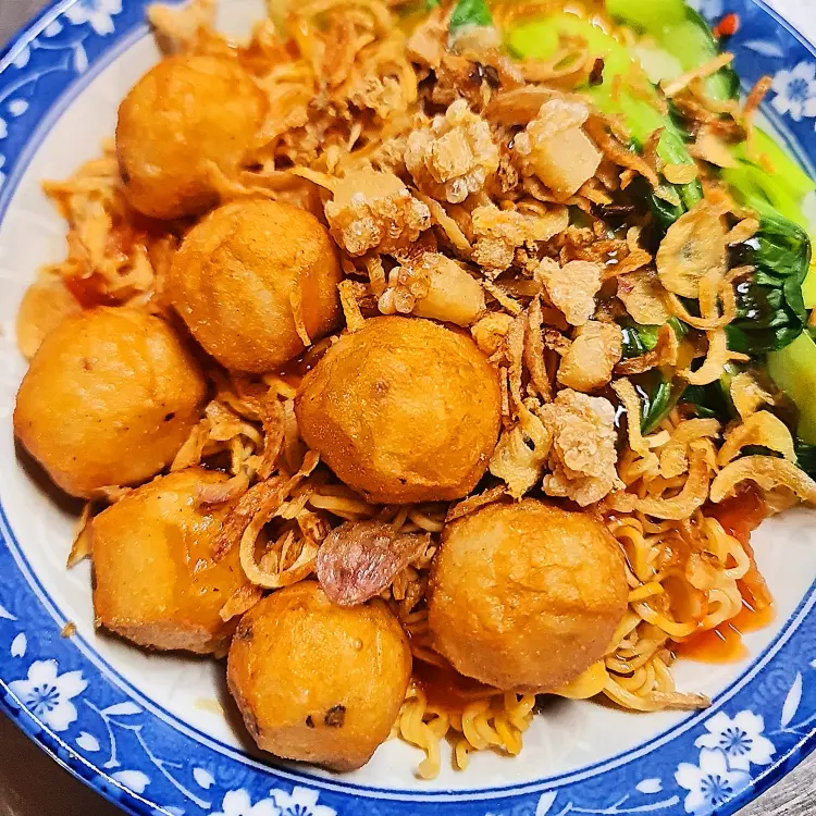 Hình ảnh Mì trộn cá viên