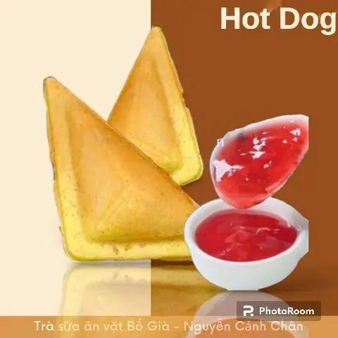 Hình ảnh Hot dog chấm sốt dâu