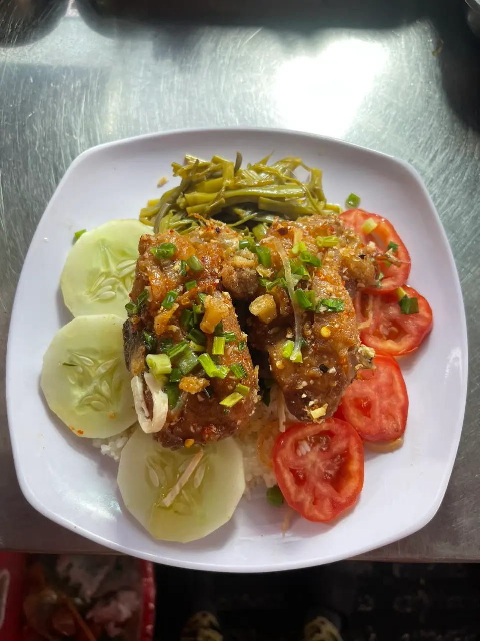 Hình ảnh Cơm Gà Chiên Nước Mắm thơm Ngon
