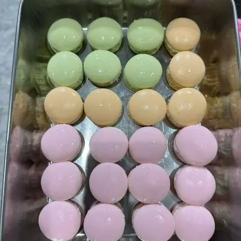 Hình ảnh Khúc Bạch Macaron Sốt Tan Chảy