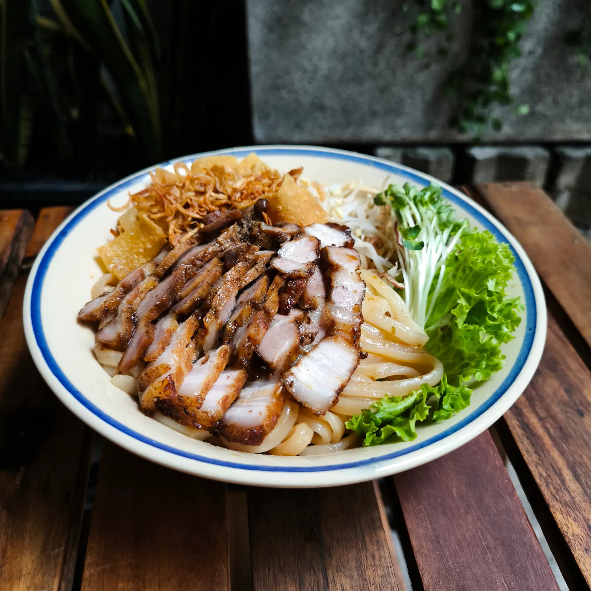 Hình ảnh Cao lầu thịt nướng