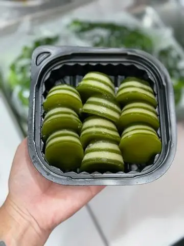 Hình ảnh Hộp 10 Bánh Da Lợn mini Lá Dứa 