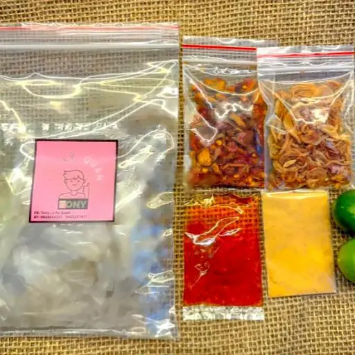 Hình ảnh Bánh tráng muối nhuyễn sa tế tỏi phi khô bò