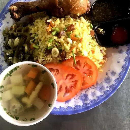 Hình ảnh Cơm dương châu gà ta phần nhỏ