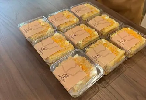Hình ảnh Bánh Bông Lan Trứng Muối - Salted Egg Sponge Cake