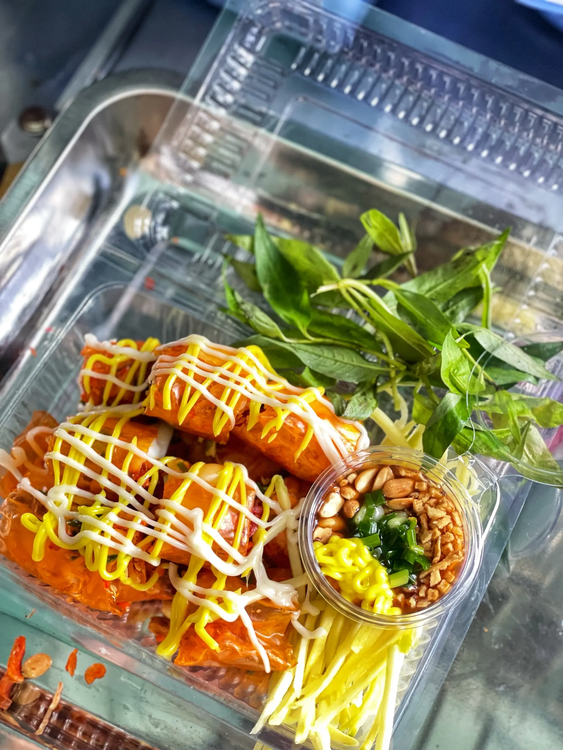 Hình ảnh Bánh Tráng Đỏ Cuộn Thập Cẩm