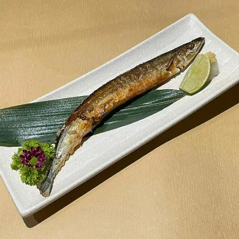 Hình ảnh Cá sanma nướng muối