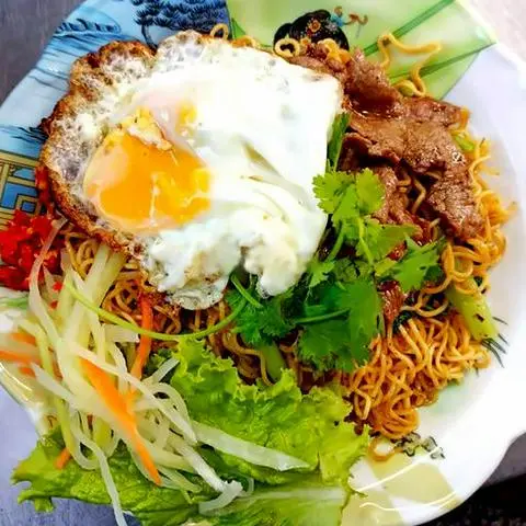 Hình ảnh Mì xào bò trứng