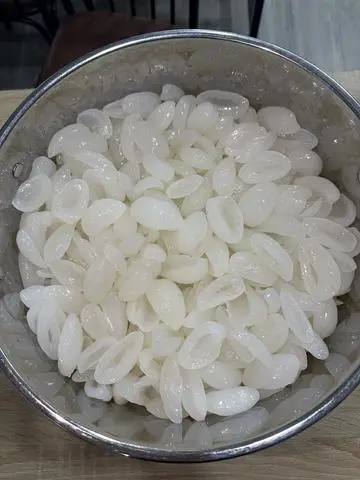 Hình ảnh Cơm dừa nước ( tách vỏ ) 500gram