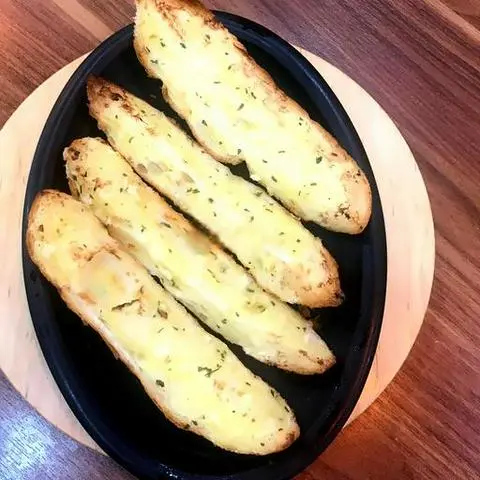 Hình ảnh Bánh Mỳ Bơ Tỏi